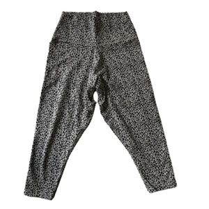 Tasc Performance St. Charles Print Sports ALLways Crop Pocket Leggings - Small